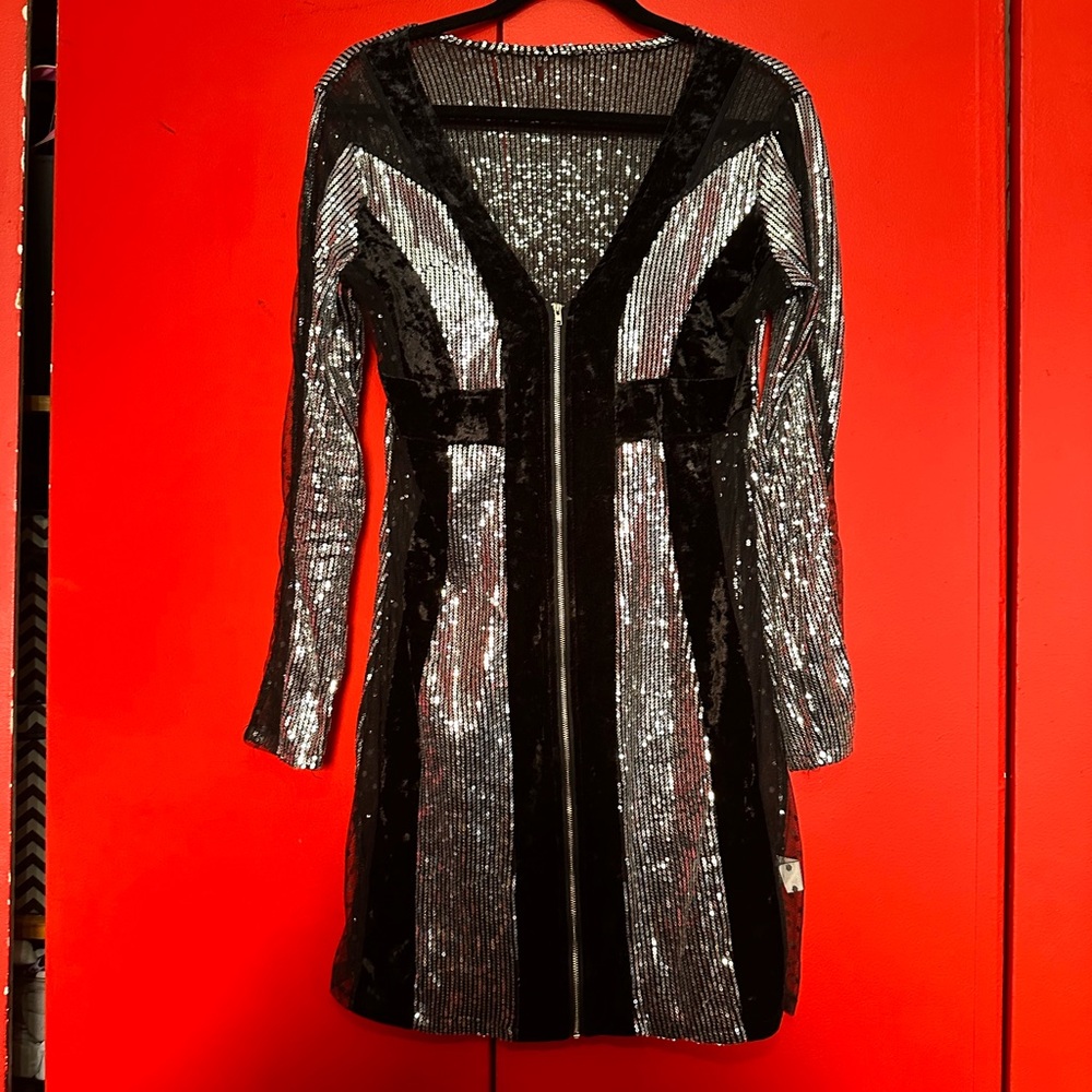 Vintage Metallic Long Sleeve Black and Silver Party Dress